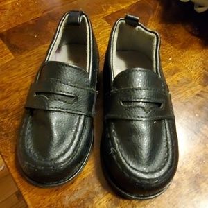 Baby boys black dress shoes size 5C loafers